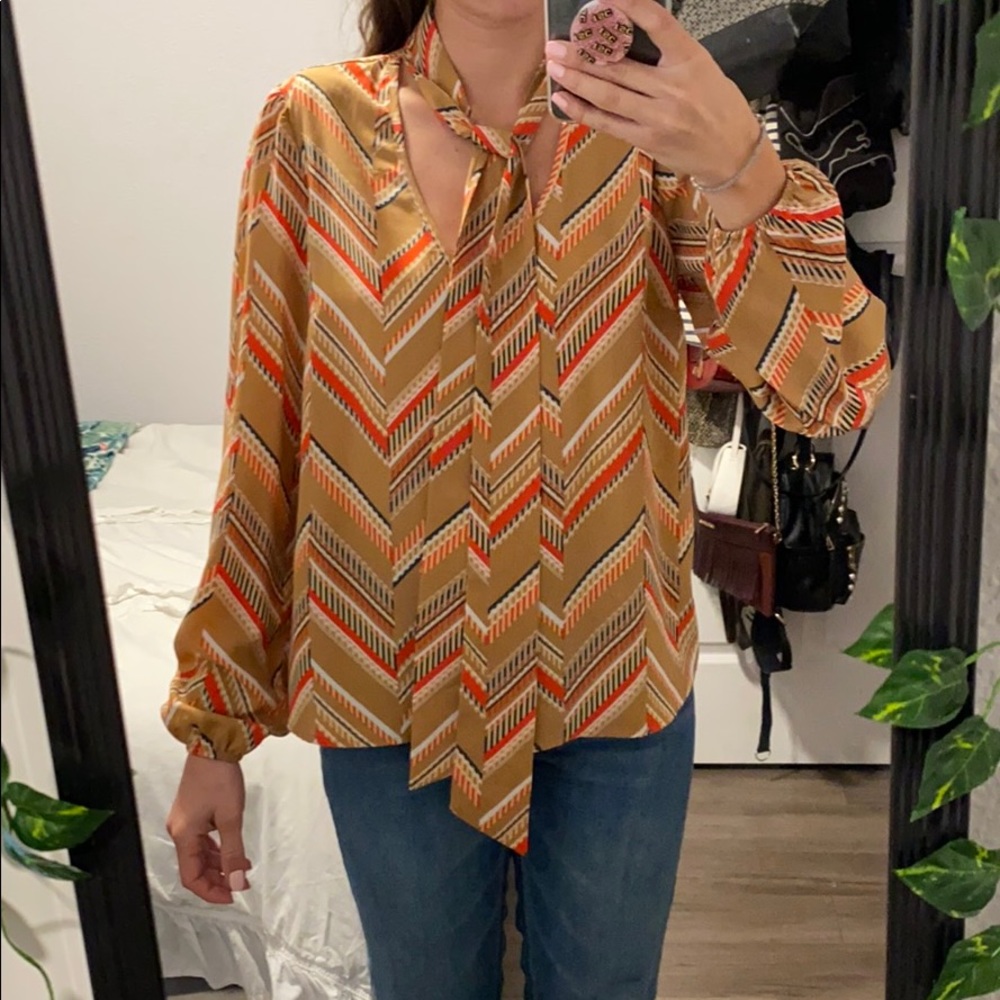 Tie-neck, like brand new, multicolor shirt